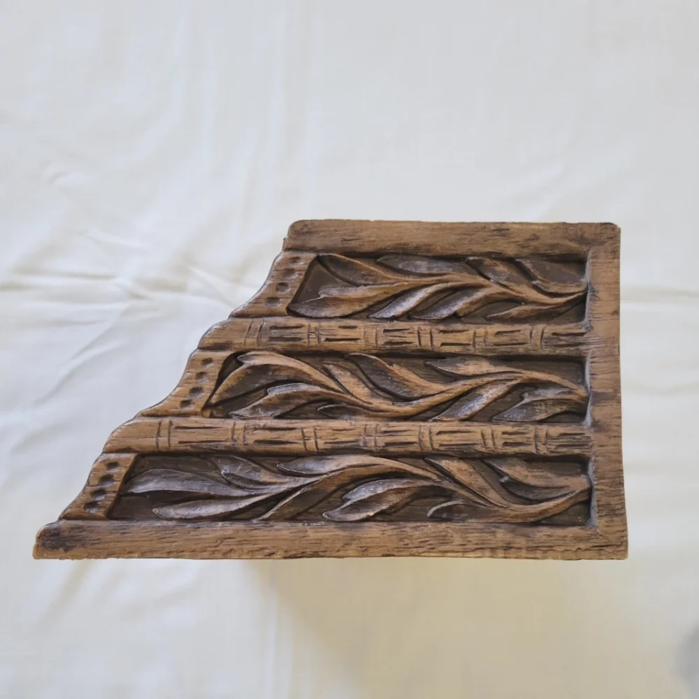 Vintage Faux Wood Dest Organizer. Beautiful Carved Design 1960's-70's - Picture 4 of 10